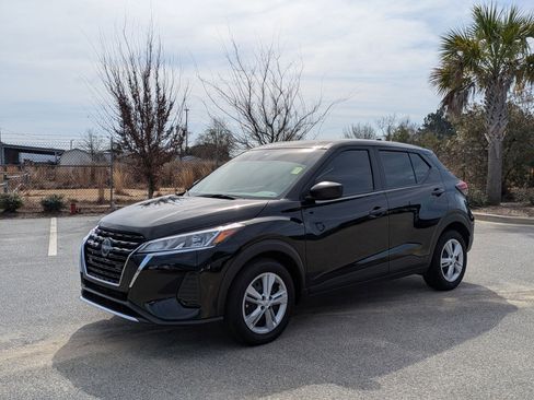 Certified 2025 Nissan Kicks Play S w/ Interior Electronics Package image 8