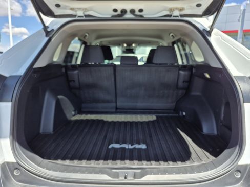 Used 2023 Toyota RAV4 LE AWD/4WD image 20