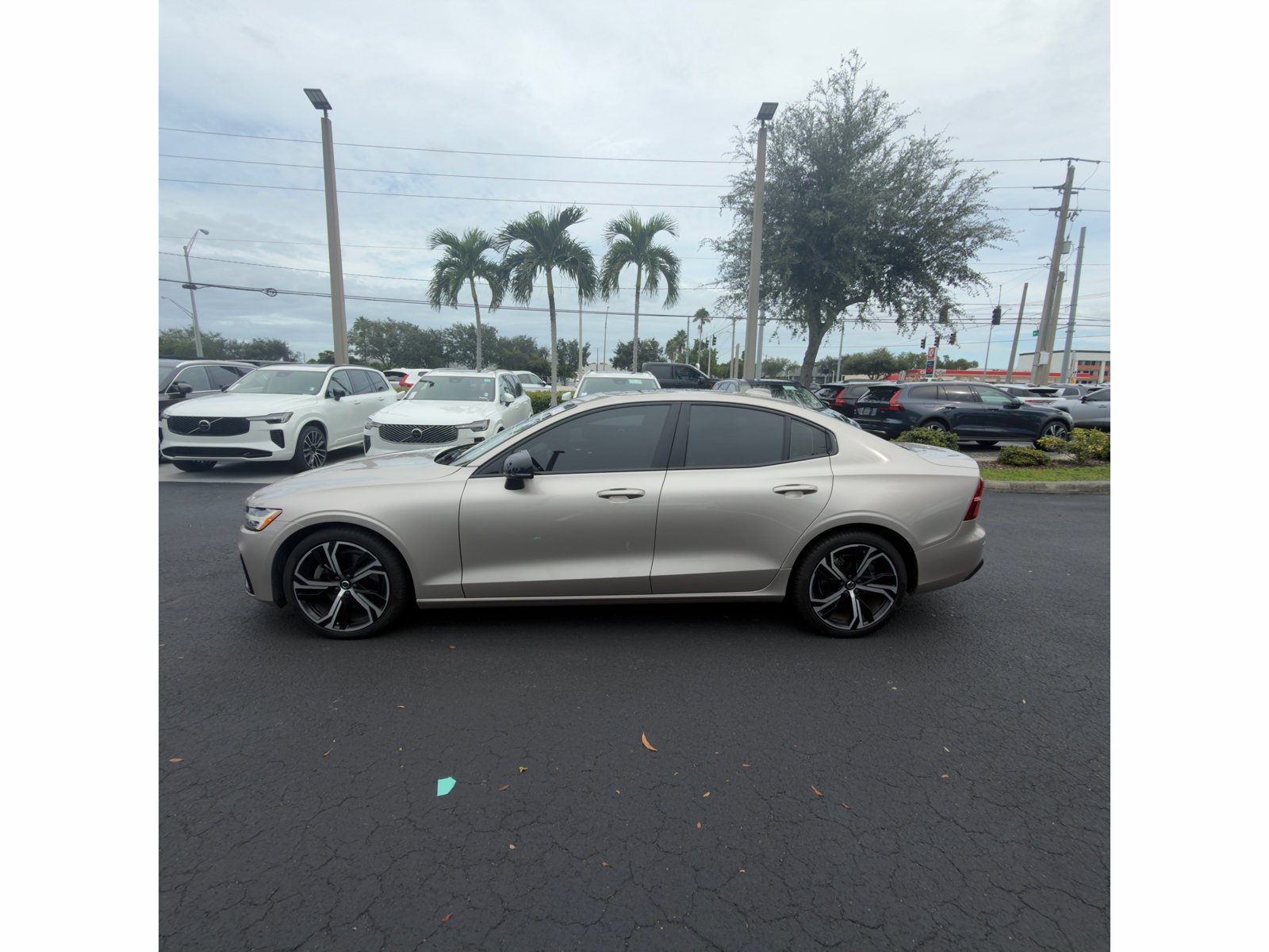 Used 2024 Volvo S60 B5 Core FWD image 4