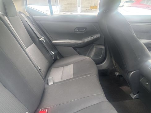 Used 2025 Nissan Sentra SV FWD image 9