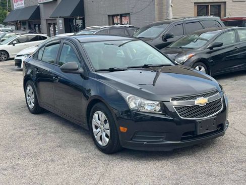 Used 2014 Chevrolet Cruze LS FWD image 1