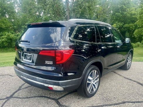 Used 2018 Honda Pilot Touring image 3