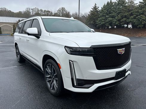 Used 2023 Cadillac Escalade ESV Sport Platinum w/ Heavy-Duty Trailer Package image 23