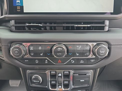 New 2026 Jeep Gladiator Sport AWD/4WD image 20