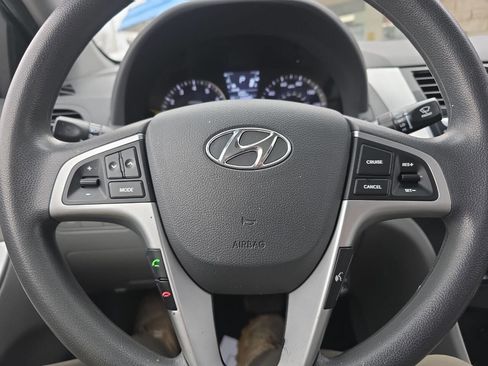 Used 2013 Hyundai Accent GLS w/ Premium Pkg image 15
