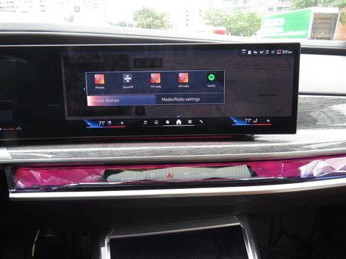 Used 2024 BMW 760i xDrive w/ Executive Package AWD/4WD image 12