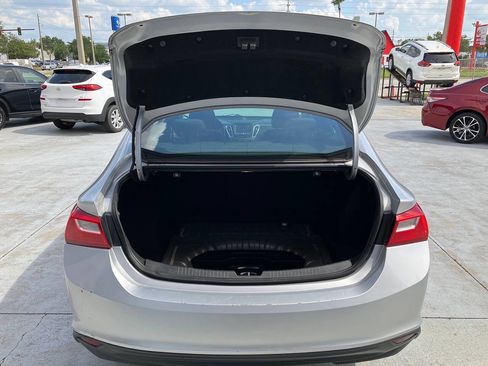 Used 2018 Chevrolet Malibu LT image 14