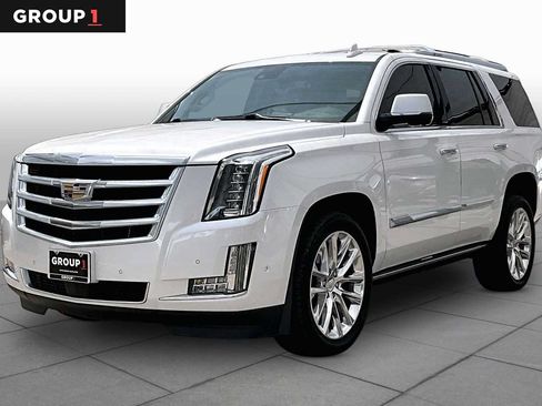 Used 2020 Cadillac Escalade Premium Luxury RWD image 1