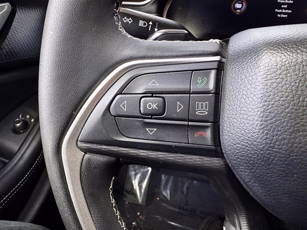 Used 2024 Jeep Grand Cherokee L Altitude AWD/4WD image 25