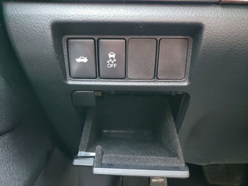 Used 2013 Toyota Avalon XLE image 31