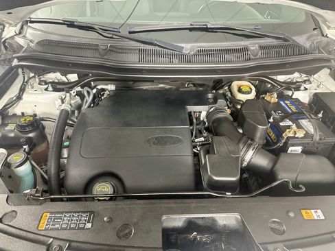 Used 2017 Ford Explorer XLT w/ Equipment Group 201A FWD image 34