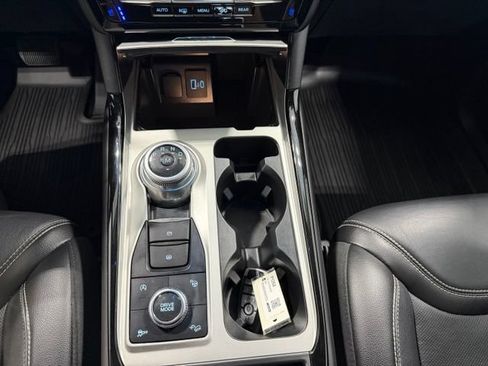 Used 2022 Ford Explorer ST w/ Equipment Group 401A AWD/4WD image 18