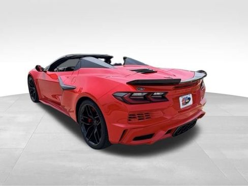 Used 2025 Chevrolet Corvette Z06 RWD image 6