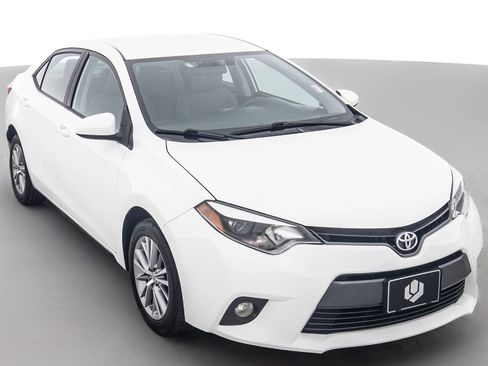 Used 2015 Toyota Corolla LE FWD image 1