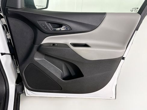 Used 2020 Chevrolet Equinox LS w/ LS Convenience Package image 30