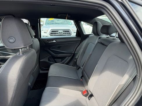 Used 2025 Volkswagen Jetta Sport image 6