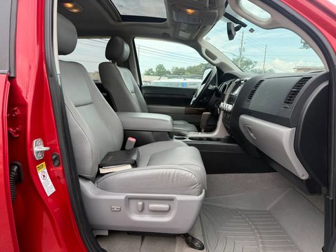Used 2011 Toyota Tundra Limited w/ Memory Pkg AWD/4WD image 13