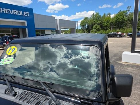 Used 2019 Jeep Wrangler Sport w/ Quick Order Package 23S AWD/4WD image 33