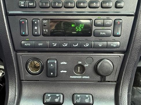 Used 2005 Ford Thunderbird RWD image 25