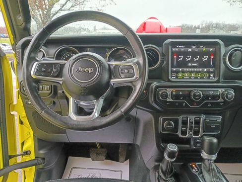 Used 2022 Jeep Wrangler Unlimited Sahara w/ Cold Weather Group image 13