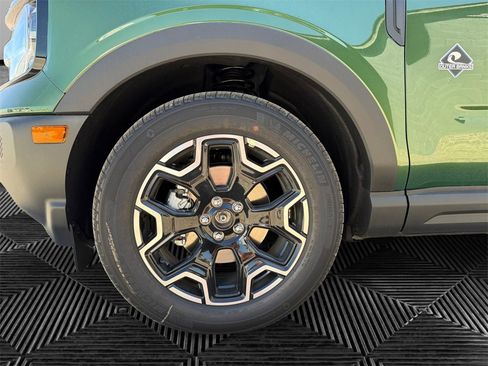 New 2025 Ford Bronco Sport Outer Banks image 9