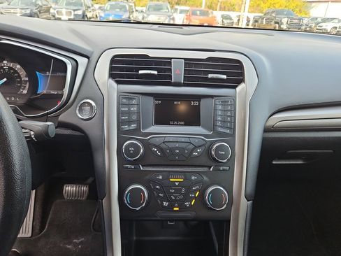 Used 2018 Ford Fusion S image 15