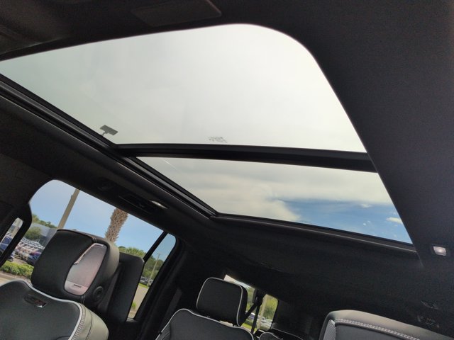 Used 2025 GMC Yukon XL AT4 Ultimate w/ LPO, Floor Liner Package AWD/4WD image 24