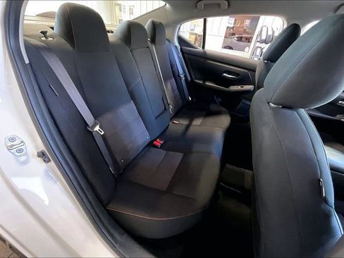 Used 2025 Nissan Sentra SR FWD image 15