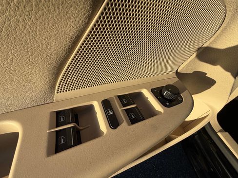 Used 2014 Volkswagen Jetta SE image 38