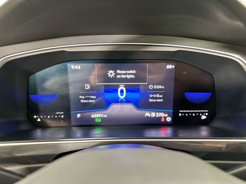 Certified 2022 Volkswagen Tiguan SE w/ Panoramic Sunroof Package image 10