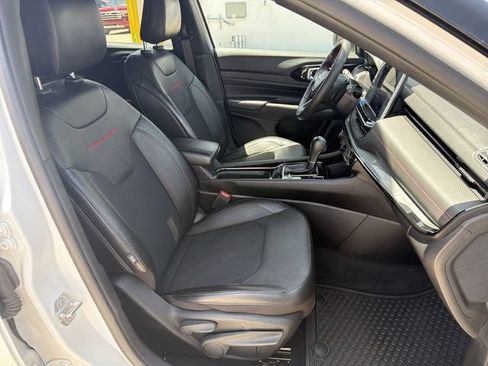 Used 2023 Jeep Compass Trailhawk AWD/4WD image 25