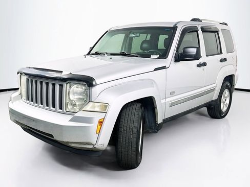 Used 2011 Jeep Liberty 70th Anniversary image 2