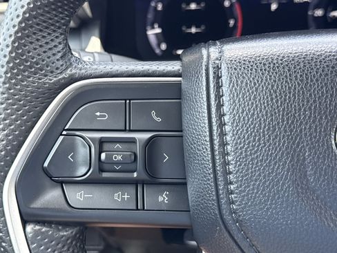 Used 2024 Toyota Tacoma TRD Sport w/ TRD Sport Premium Package AWD/4WD image 21