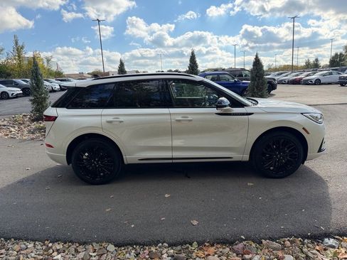 New 2026 Lincoln Corsair Reserve w/ Jet Appearance Package image 6