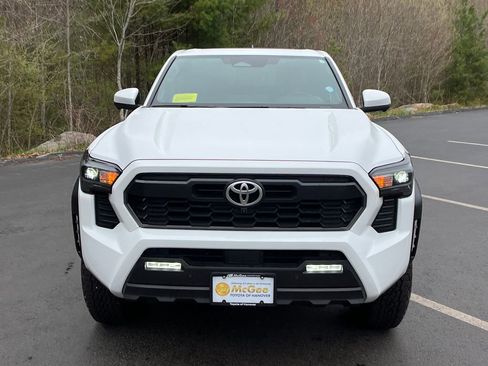 Used 2025 Toyota Tacoma TRD Off-Road w/ TRD Off Road Premium Package AWD/4WD image 8