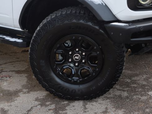 Used 2023 Ford Bronco Wildtrak image 29