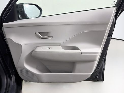 Used 2025 Hyundai Kona SEL FWD image 33