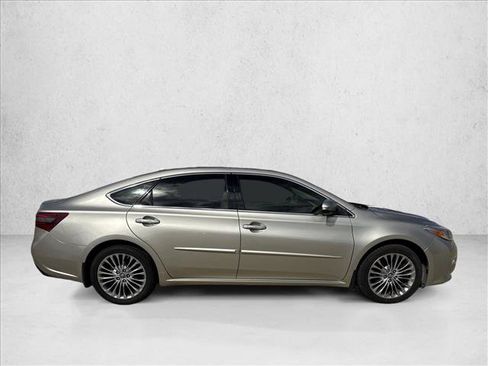 Used 2017 Toyota Avalon Limited FWD image 4