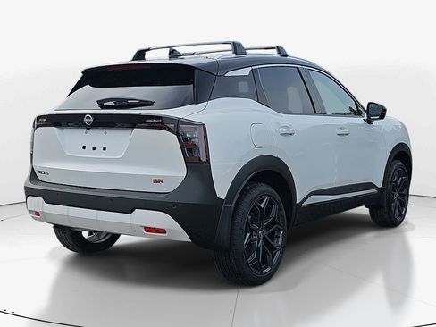 New 2026 Nissan Kicks SR w/ SR Premium Package FWD image 5