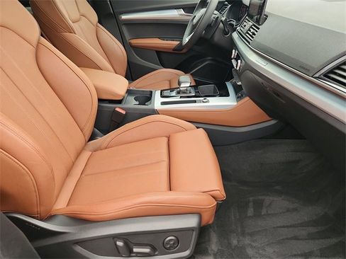 Used 2025 Audi Q5 2.0T Premium Plus w/ Premium Plus Package image 29