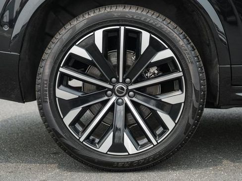 New 2026 Volvo XC90 T8 Plus w/ Protection Package Premier AWD/4WD image 18