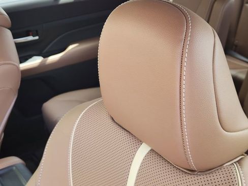 New 2026 Toyota Grand Highlander Platinum image 13