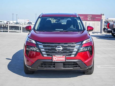Used 2024 Nissan Rogue SV w/ SV Premium Package FWD image 2