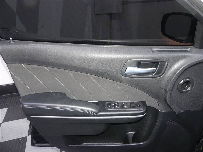 Used 2022 Dodge Charger SXT RWD image 17