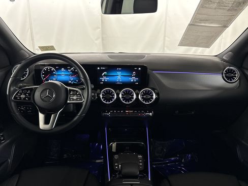Used 2023 Mercedes-Benz GLA 250 4MATIC w/ Premium Package image 15