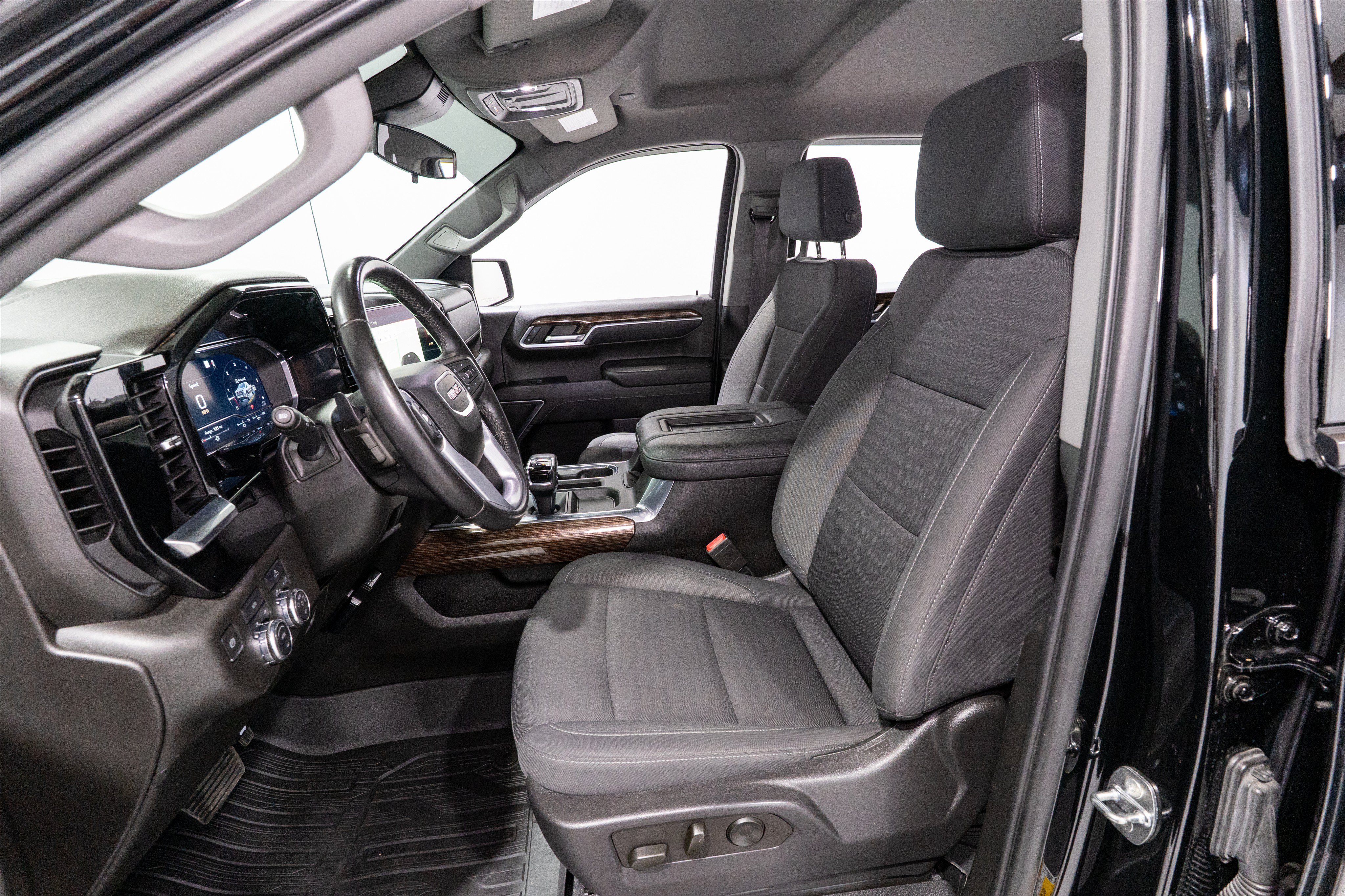Used 2022 GMC Sierra 1500 Elevation AWD/4WD image 16