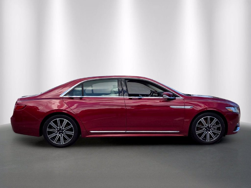 Used 2018 Lincoln Continental Reserve FWD image 2