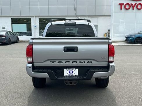 Certified 2017 Toyota Tacoma TRD Off-Road AWD/4WD image 5