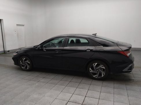 Used 2025 Hyundai Elantra Limited FWD image 3