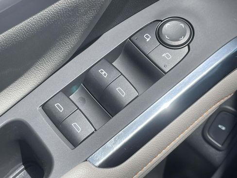 Used 2025 Chevrolet Traverse LT w/ Midnight/Sport Edition FWD image 19